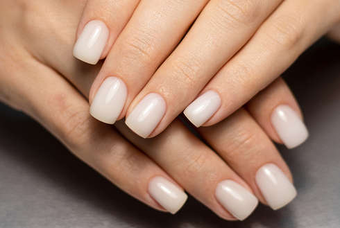 Soin bien-être MANUCURE + POSE DE VERNIS NOOO