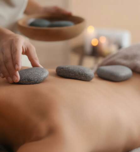 Soin bien-être Massage aux pierres chaudes 1pers.