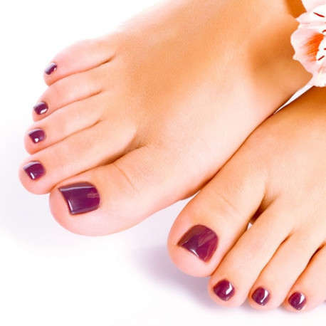 Soin bien-être Soin des pieds + pose de vernis semi-permanent couleur